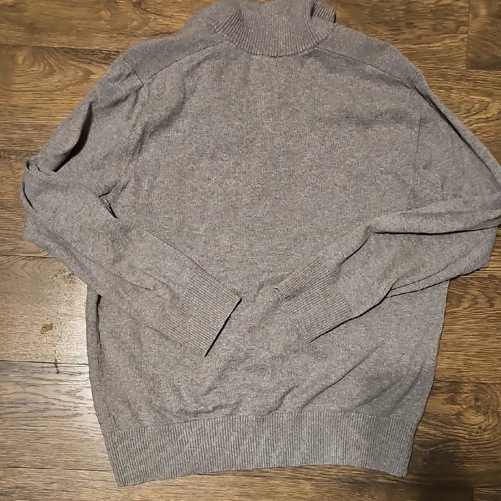 Banana Republic elegant gray